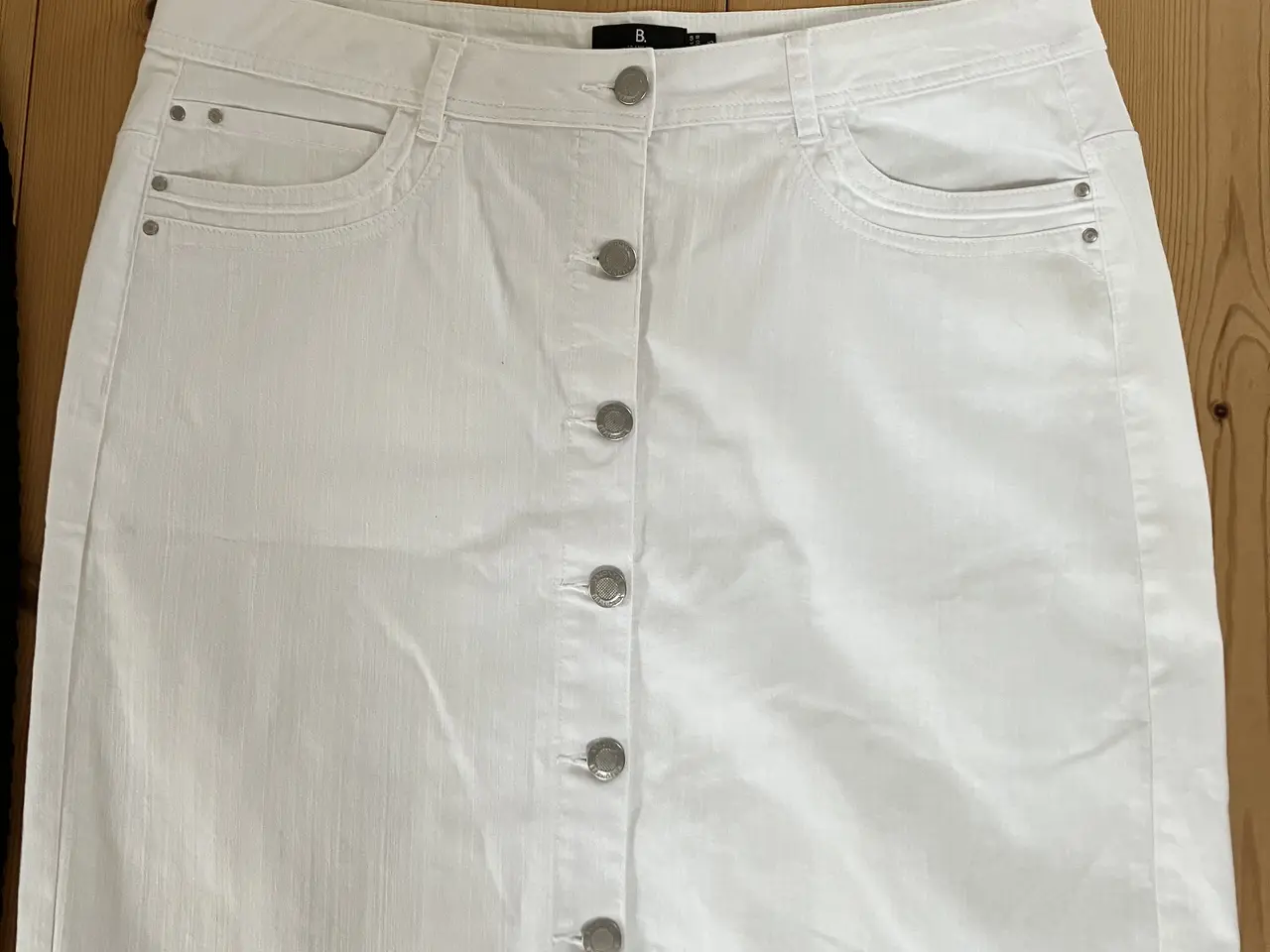 Billede 4 - Short, knickers og nederdele str. 46