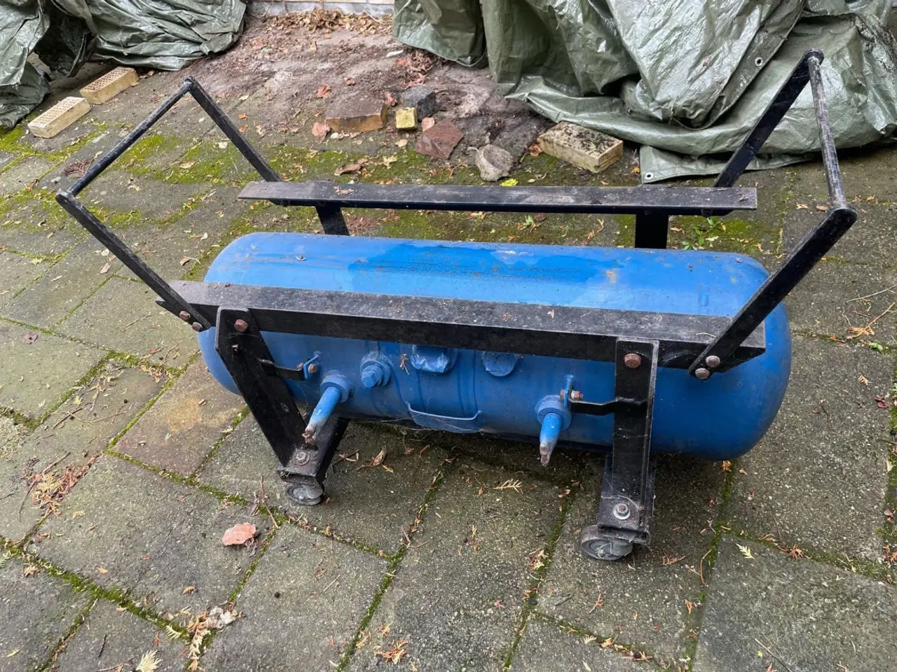 Billede 4 - Propan tank med speciel bygget understel