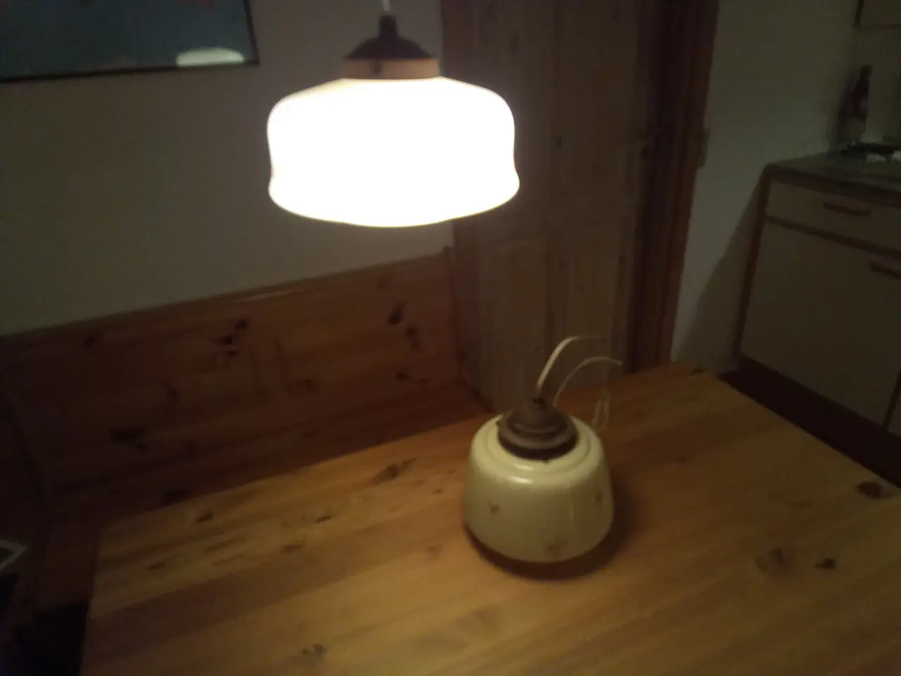 Billede 7 - 2stk. Retro lamper med bakelit fatning
