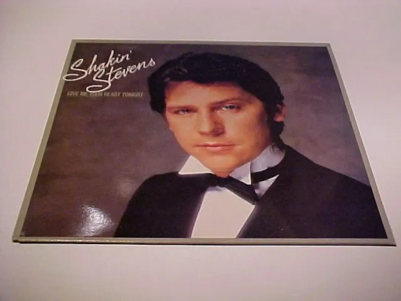 Billede 1 - Shakin Stevens-Give me your heart tonigh