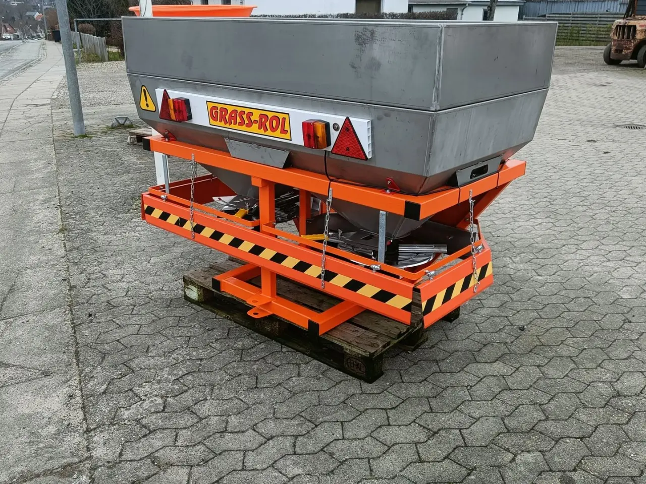 Billede 2 - - - - Grass-Rol 1.000L.  Saltspreder