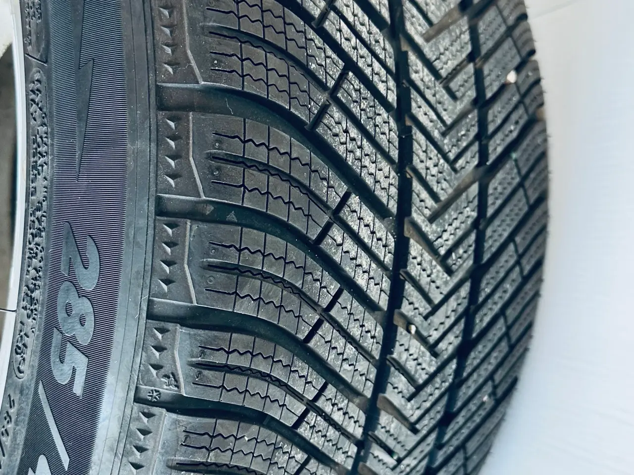 Billede 5 - Spyder fælge med Michelin vinterdæk