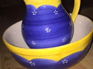Smuk skål og kande i porcelæn
