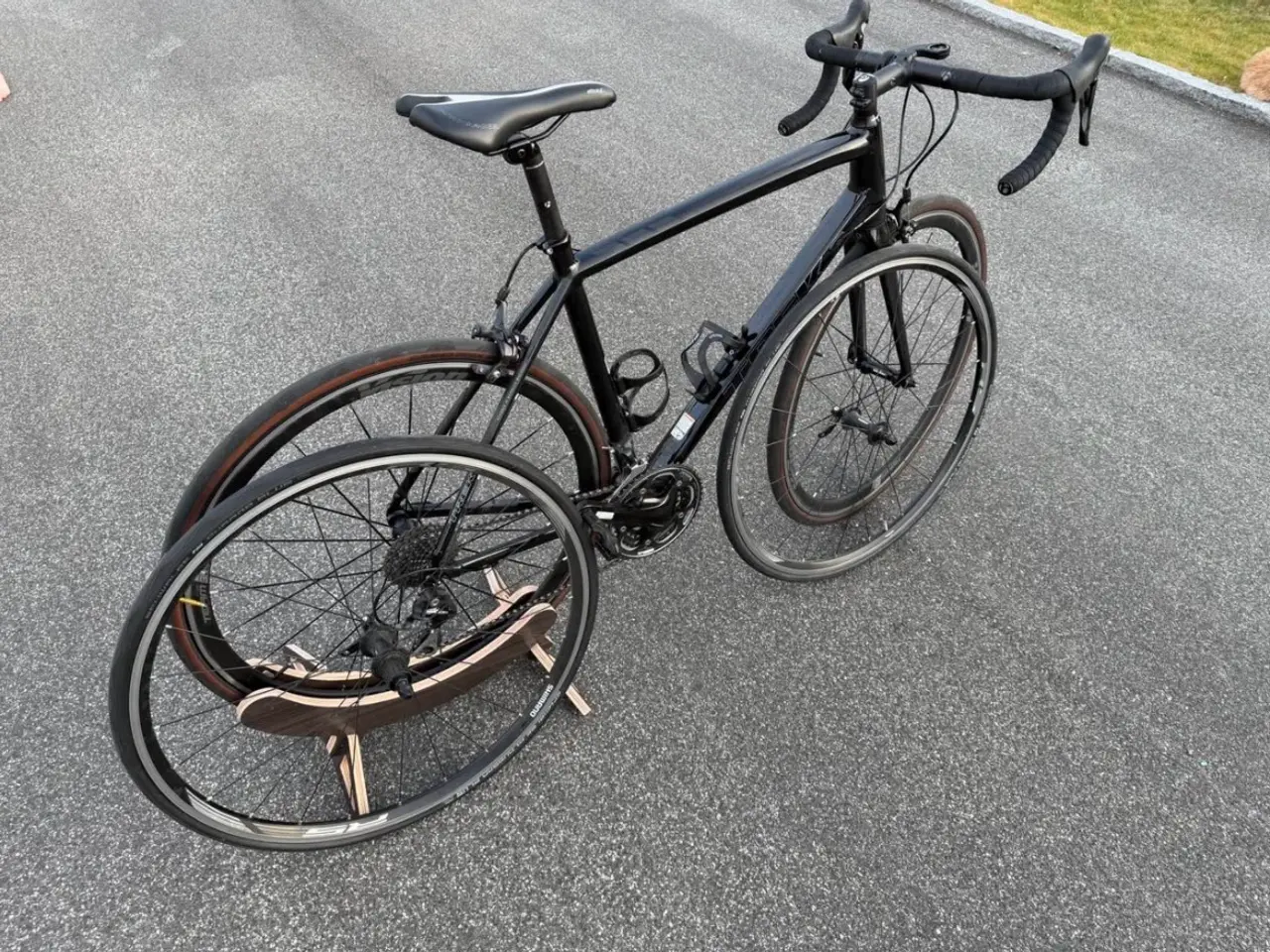 Billede 2 - Trek Madone 2.1 str 56 – Shimano 105 11-speed – 2
