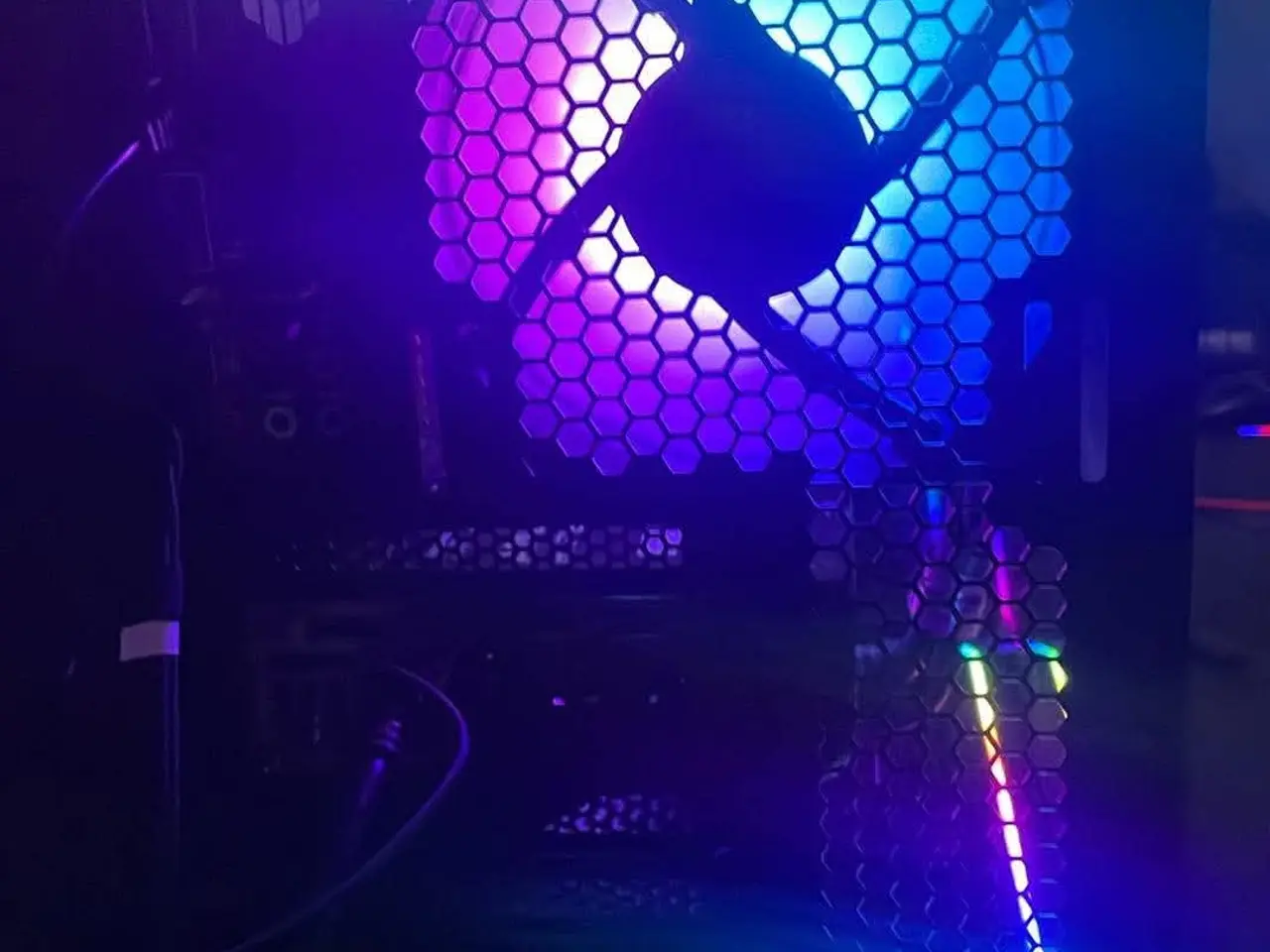 Billede 4 - Gaming PC + 27" QHD 144Hz skærm – RX 9070 XT