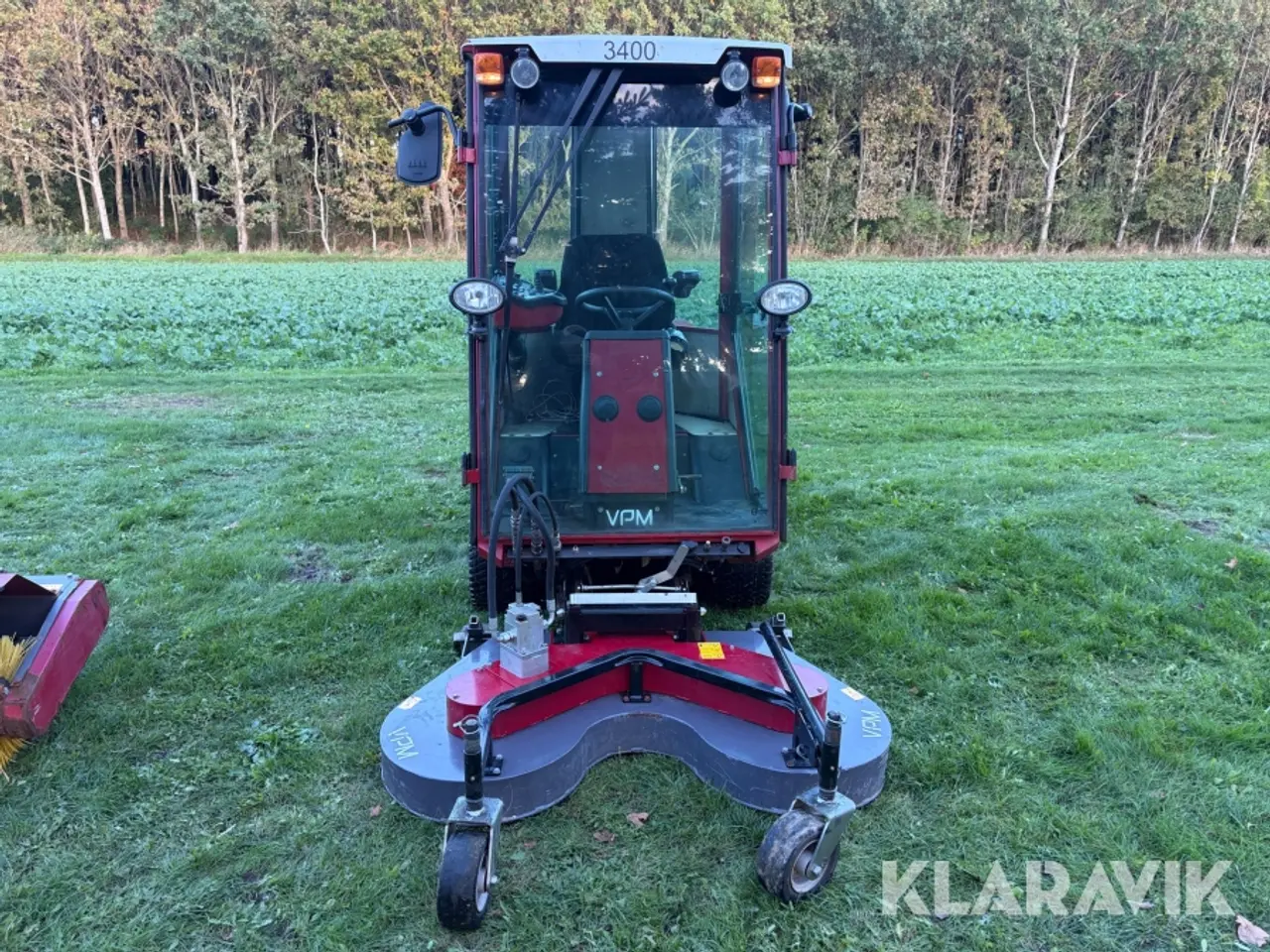 Billede 8 - Redskabsbærer Vpm 3400 med klipper og kost
