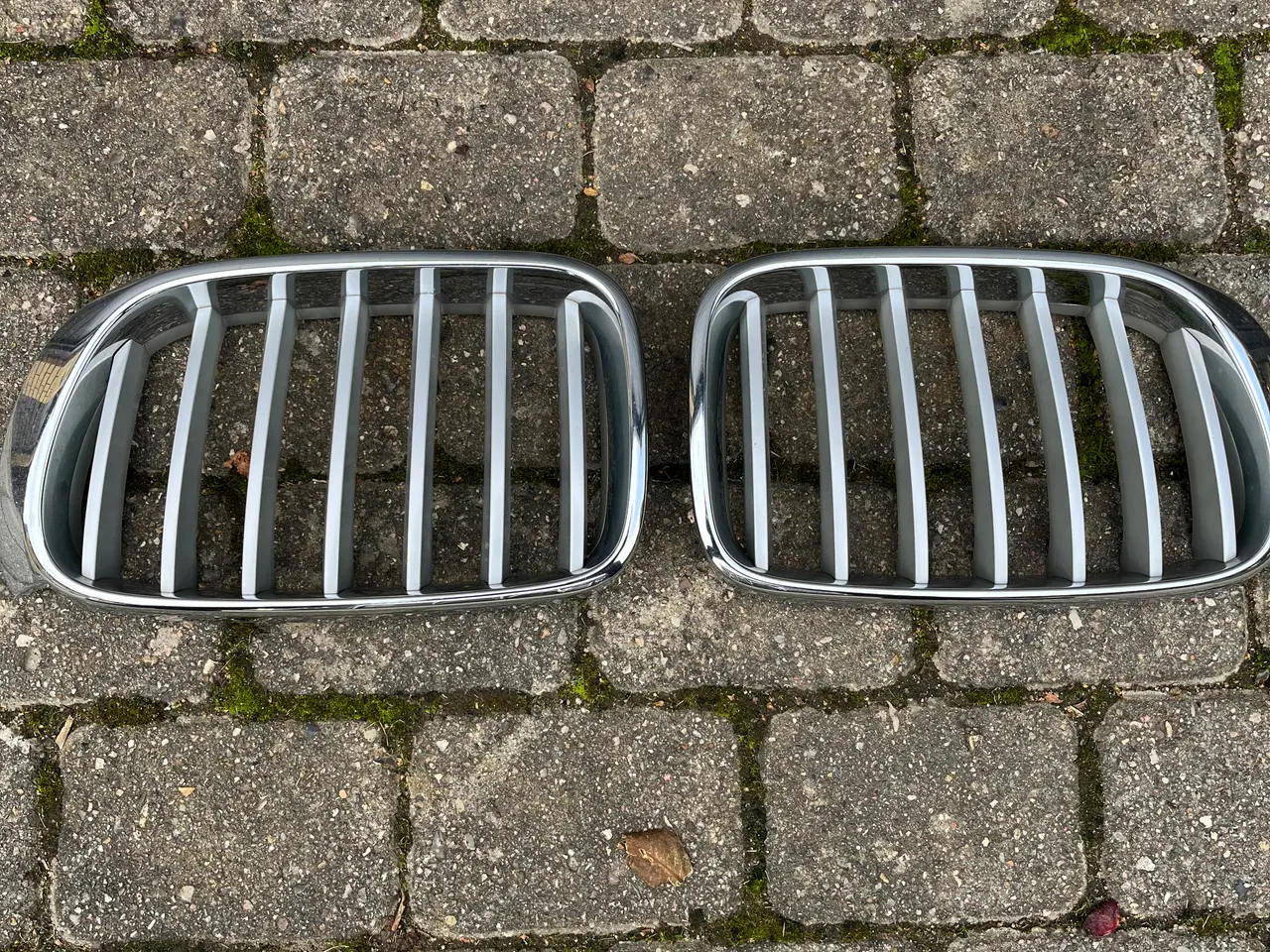 Billede 1 - Originalt BMW F25 (2016) Frontgrill-sæt – Perfekt