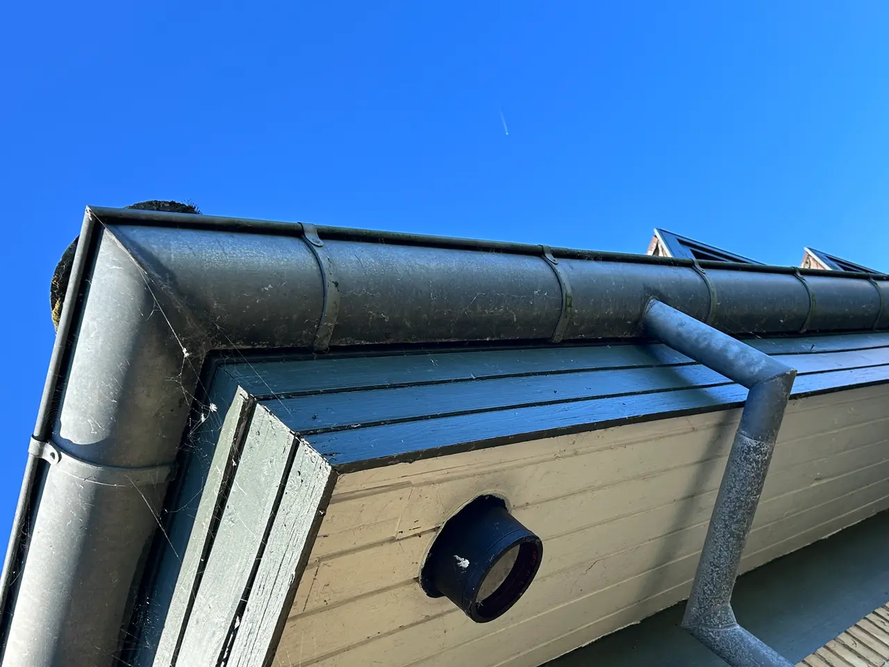 Billede 5 - Ca. 84 meter brugte zinktagrender sælges