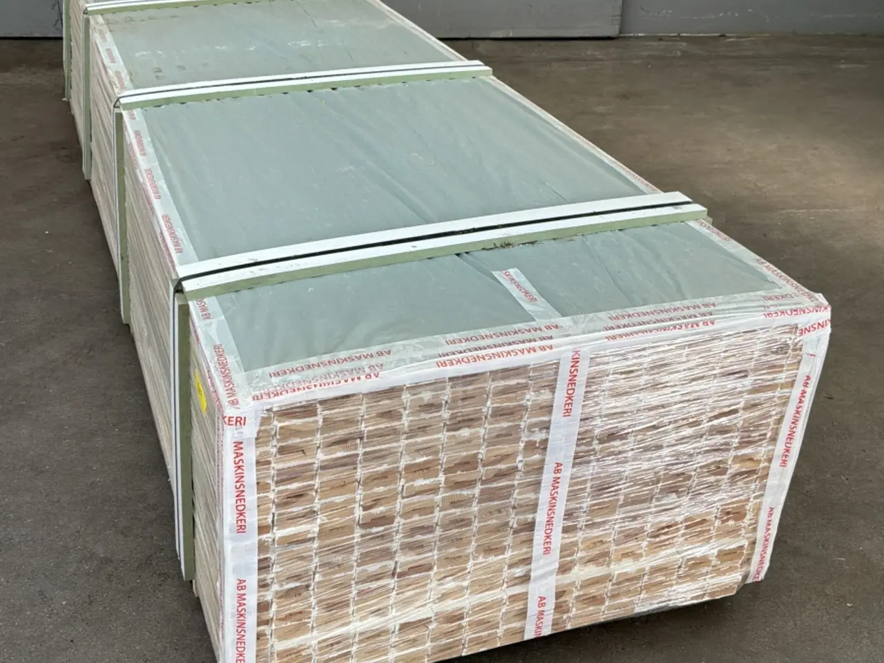 Billede 1 - Paneler hvide fodpaneler 450 Styk 21 × 68 × 4200 mm