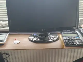 Pc skærm 60x34 cm