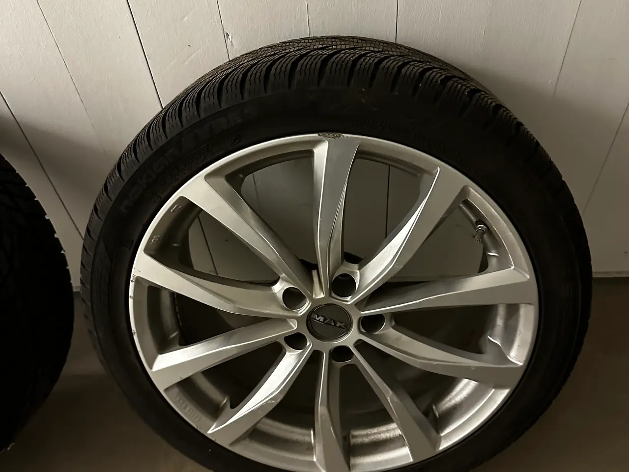 Billede 3 - Vinterdæk med alufælge til Tesla Model 3