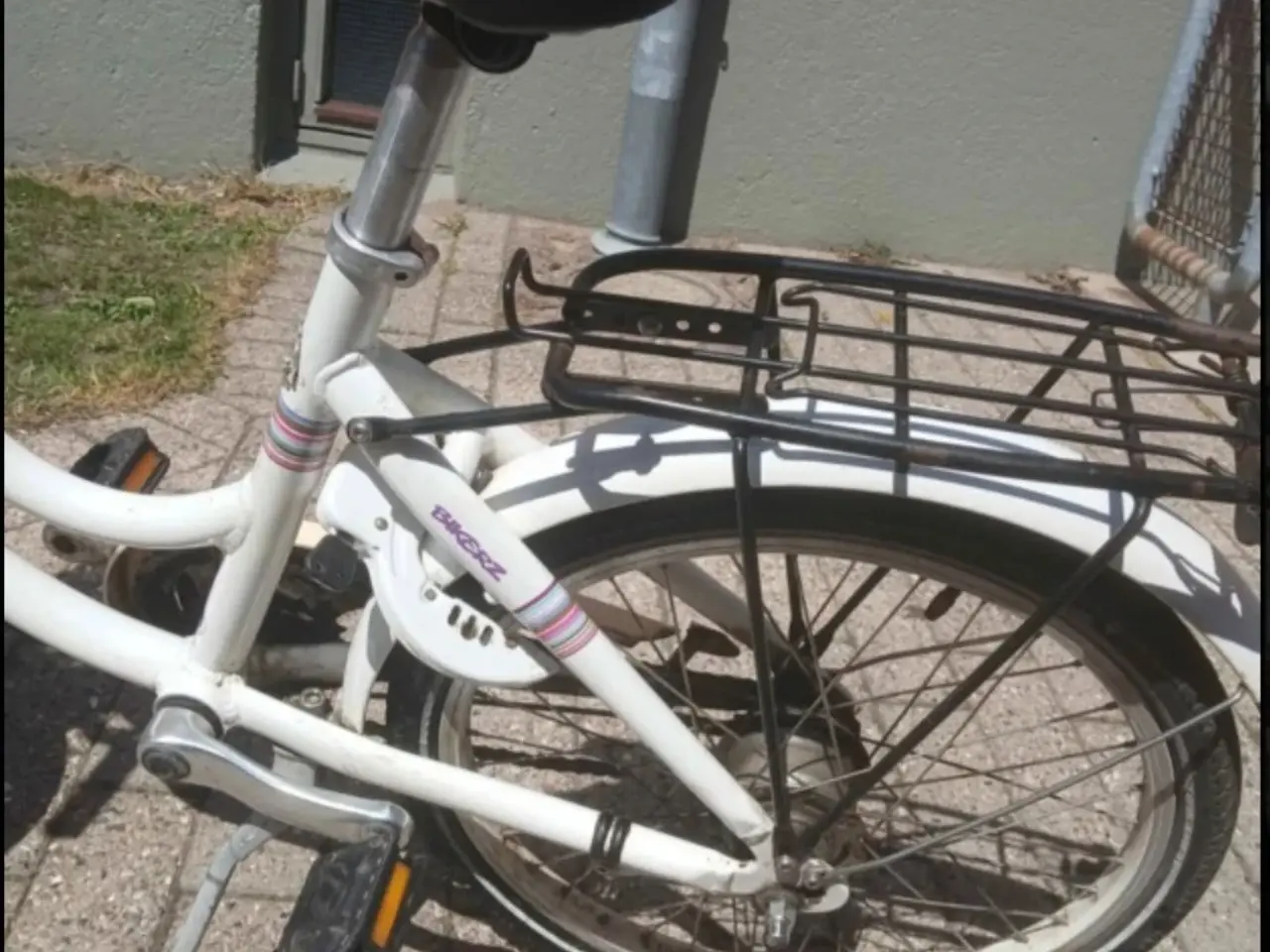 Billede 7 - Børnecykel med blomstre kurv