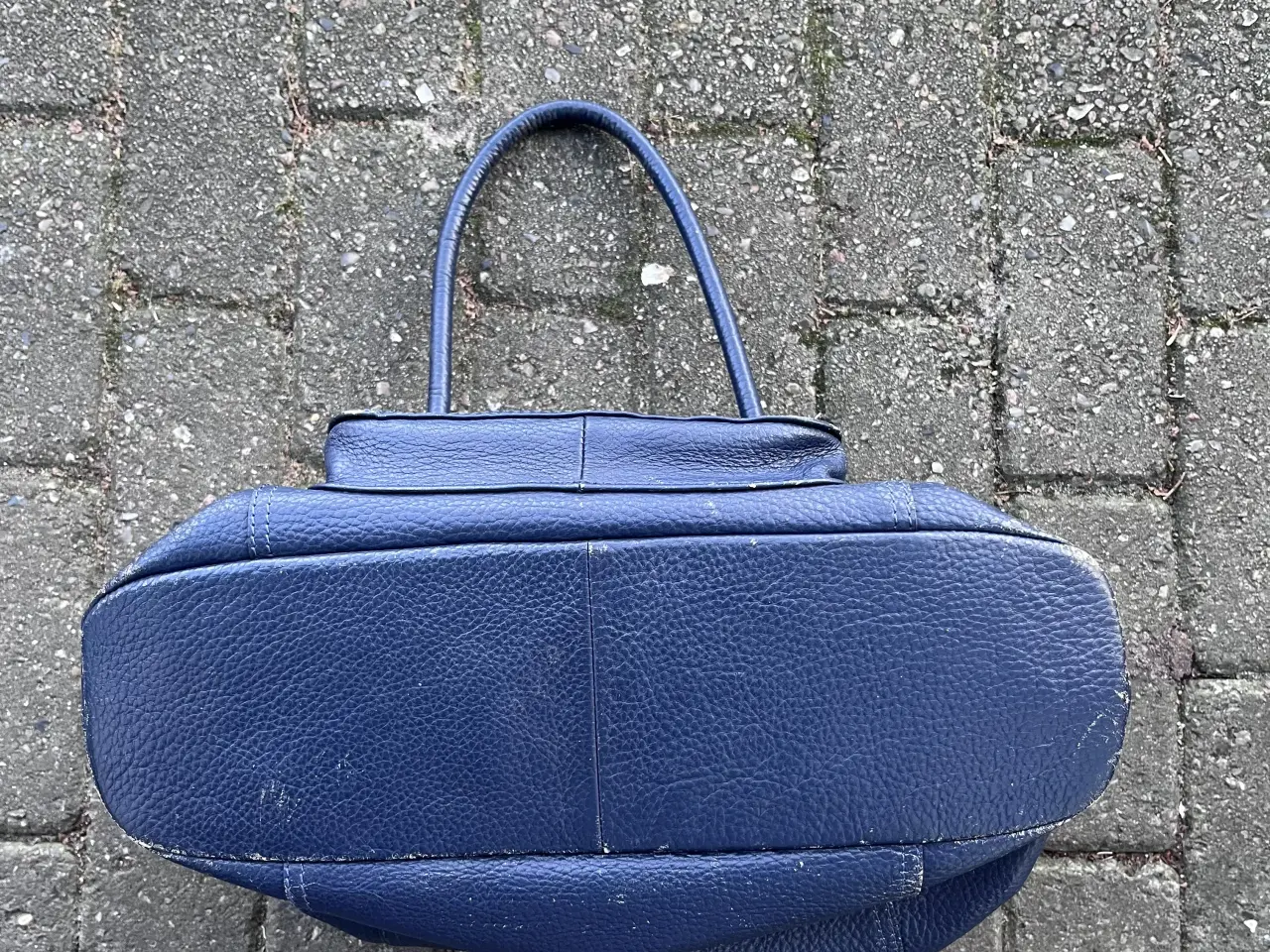 Billede 9 - Blå Ilse Jacobsen Lædertaske. 