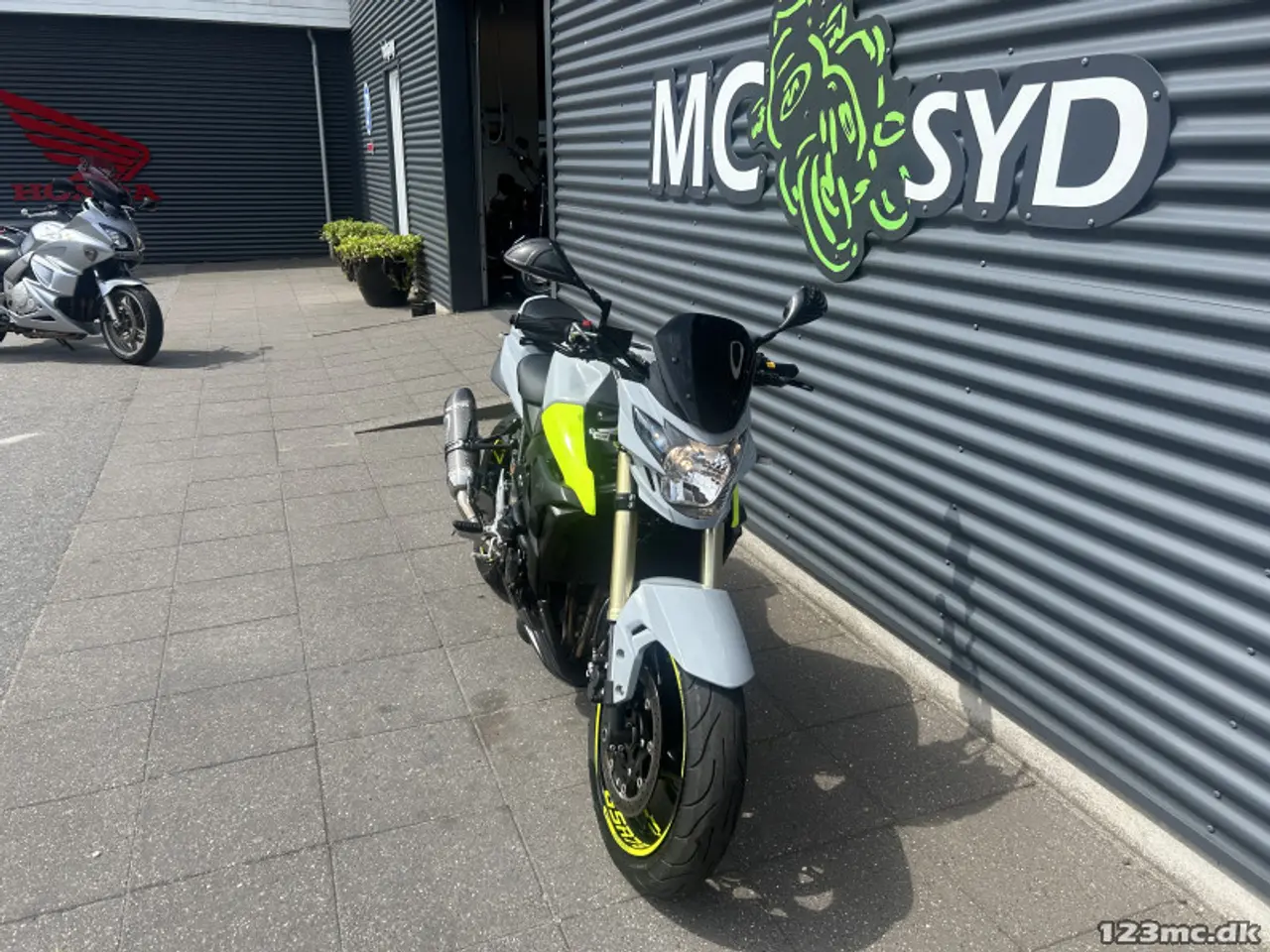 Billede 3 - Suzuki GSR 750 MC-SYD BYTTER GERNE