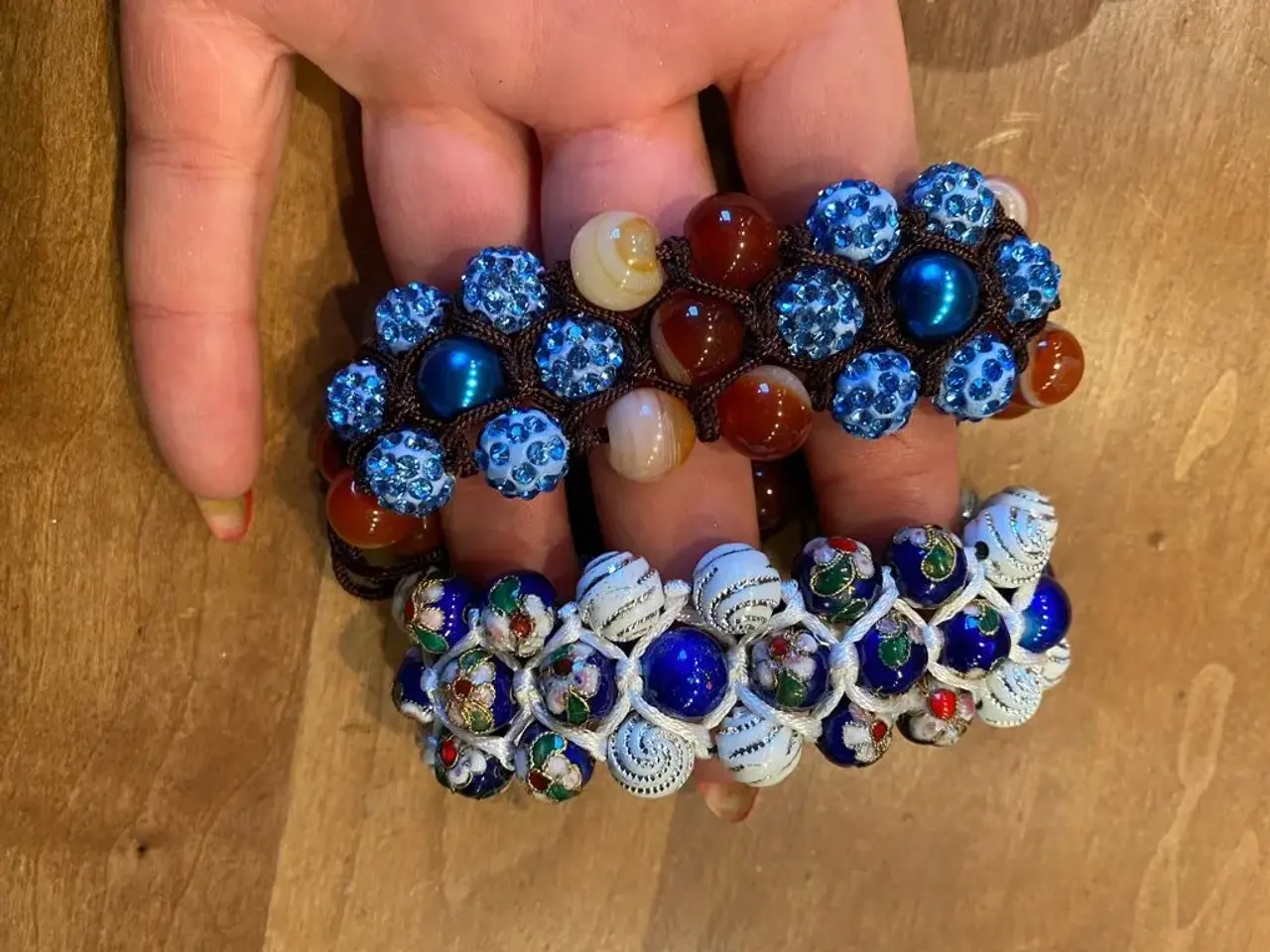 Billede 2 - Nye flotte knyttede armbånd