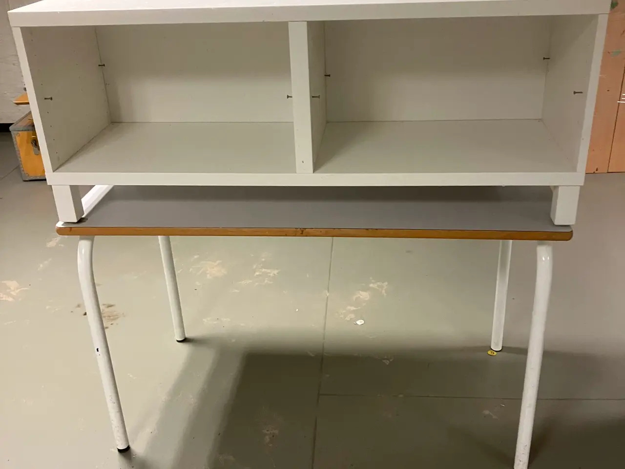 Billede 2 - TV bord i hvid 