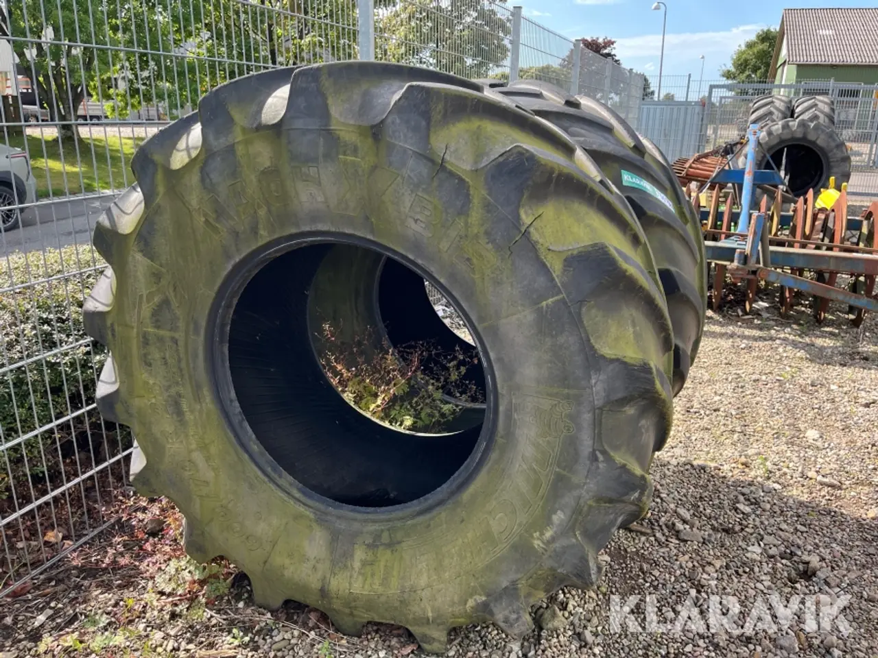 Billede 3 - Dæk Michelin MachXBib 600/70 R28, 2 Styk