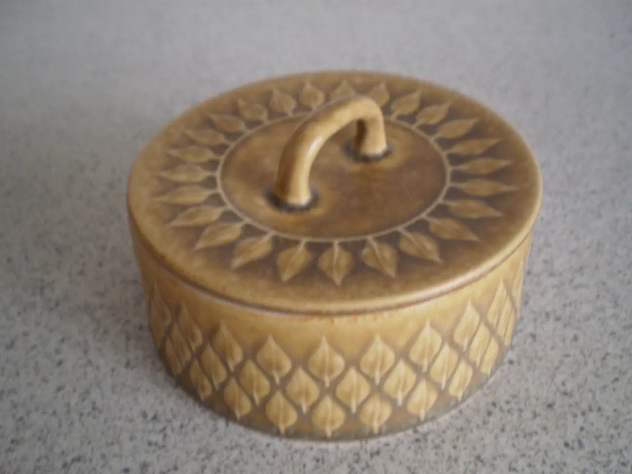 Billede 1 - Relief stentøj, Sukkerskål med låg.