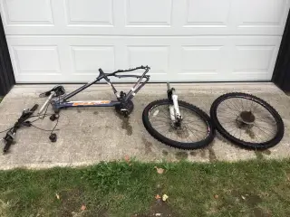 Fuji MTB cykel 38,5 cm stej og 26” hjul