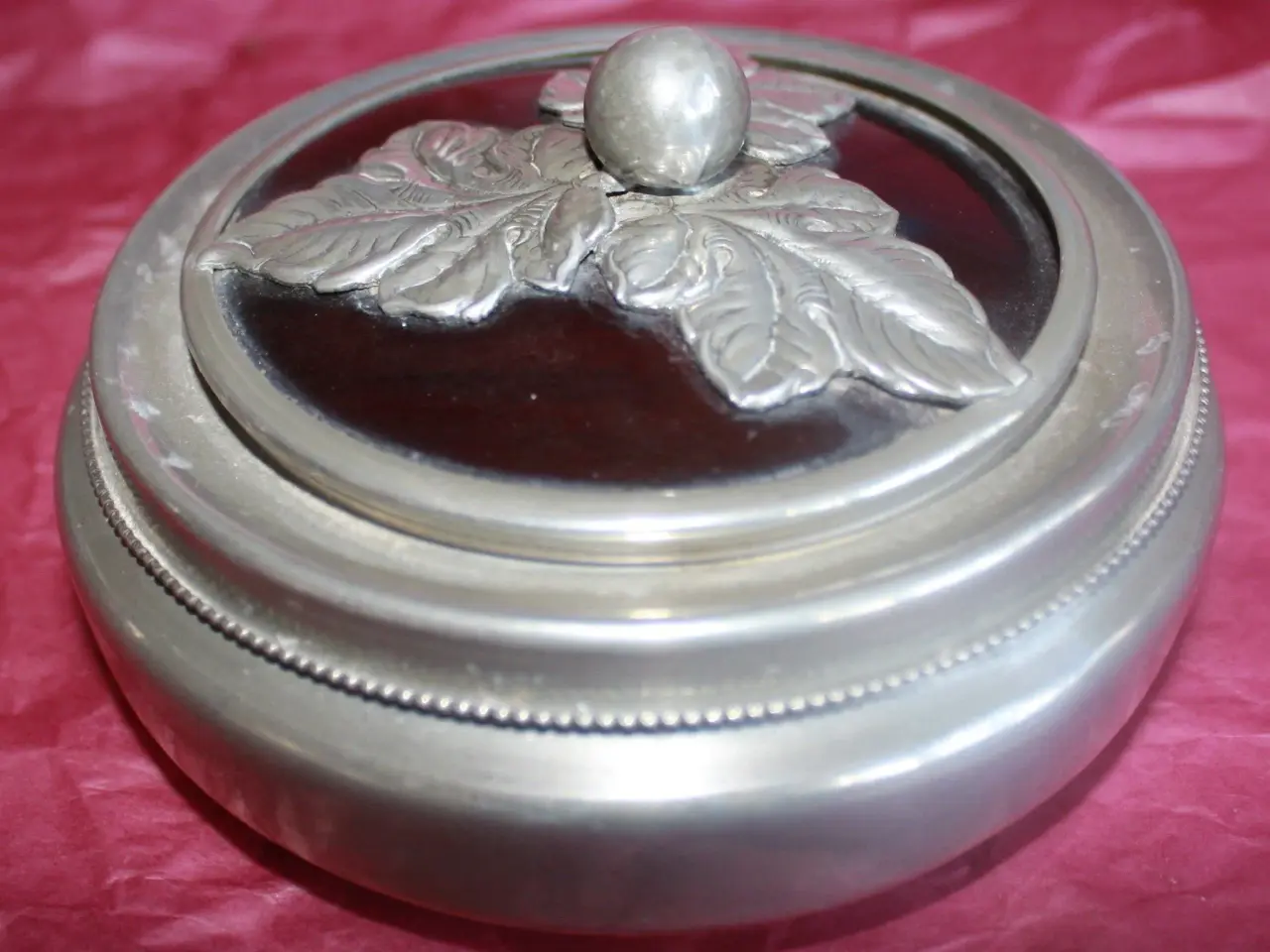 Billede 3 - Bonboniere af tin