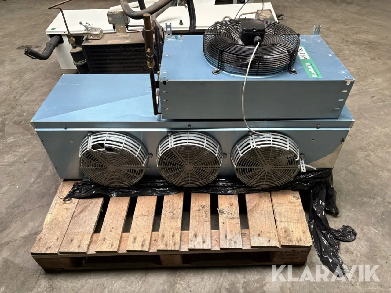 Billede 4 - Køle-kondensator og ventilations udstyr fra pels produktion