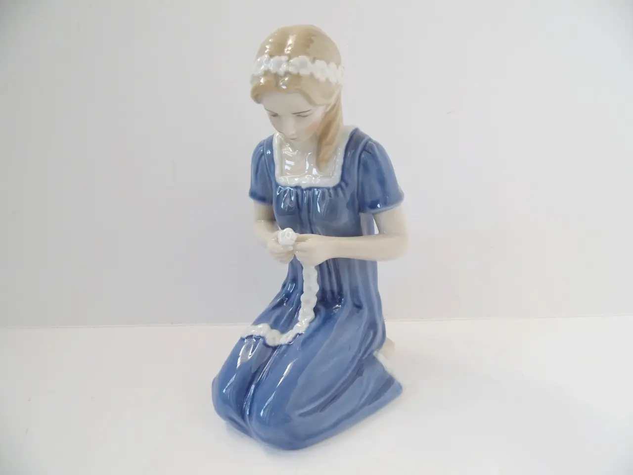 Billede 6 - Royal Copenhagen Kvindefigurer - 1000,00 kr/stk.