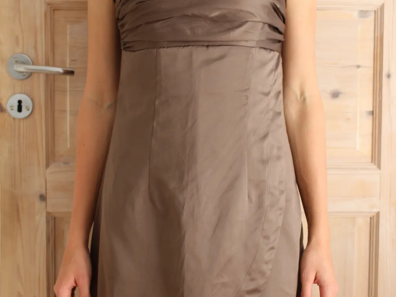 Billede 2 - Fin aubergine/lilla kjole