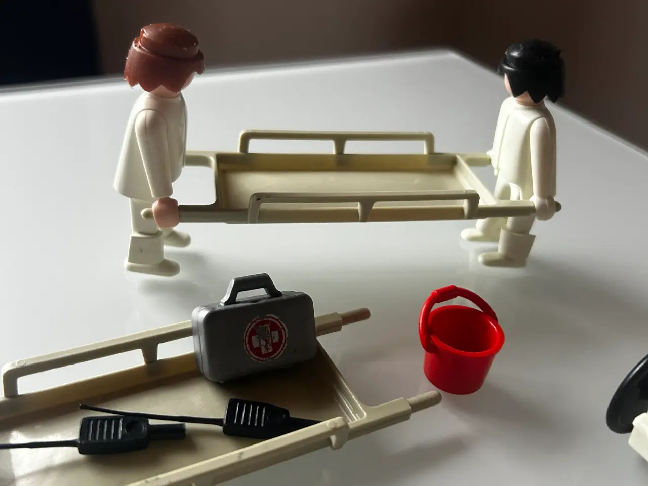 Billede 3 - Playmobil gamle hospital med læger