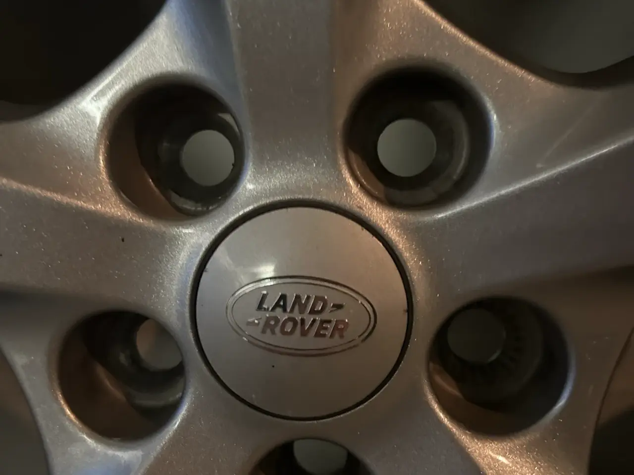 Billede 2 - Land Rover fælge med helt nye helårs dæk 