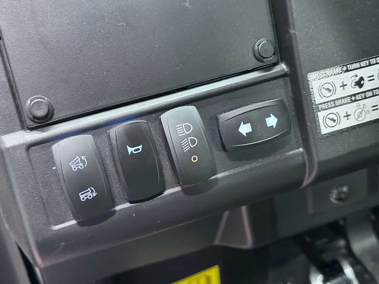 Billede 10 - John Deere XUV865M Gator (UTV) – Kabine, 4x4 og la