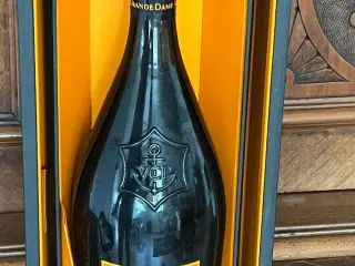 Veuve Clicquot La Grande Dame 2006 i gaveæske!!