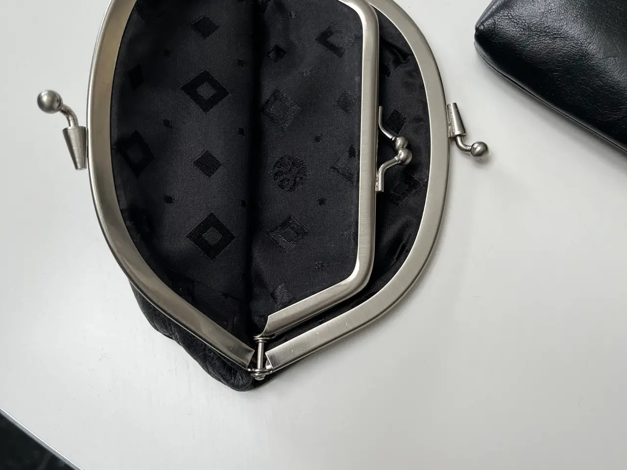 Billede 5 - Adax og Belsac clutch/punge 