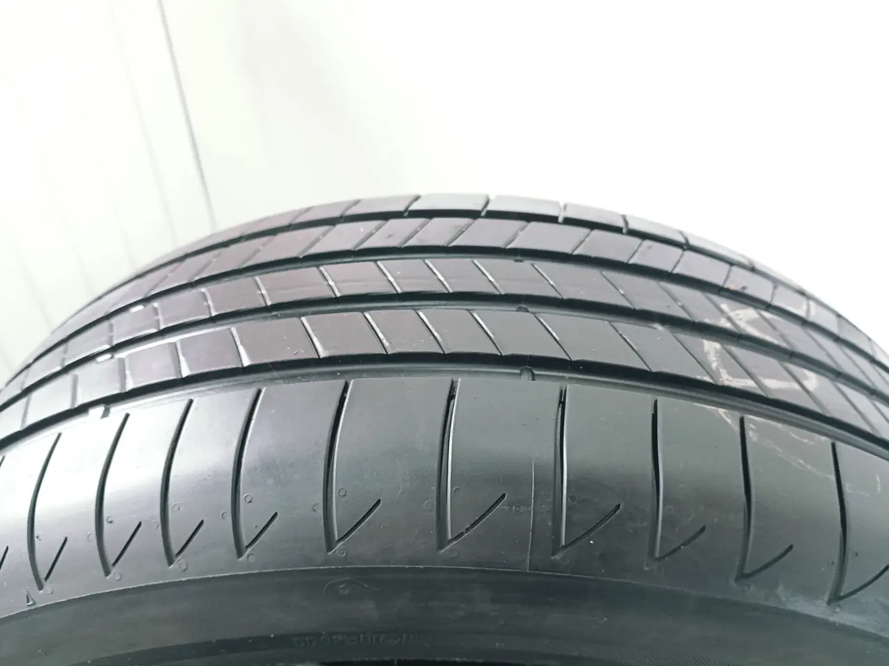 Billede 3 - sommerdæk - 235/60R18 103T Bridgestone (4 stk)