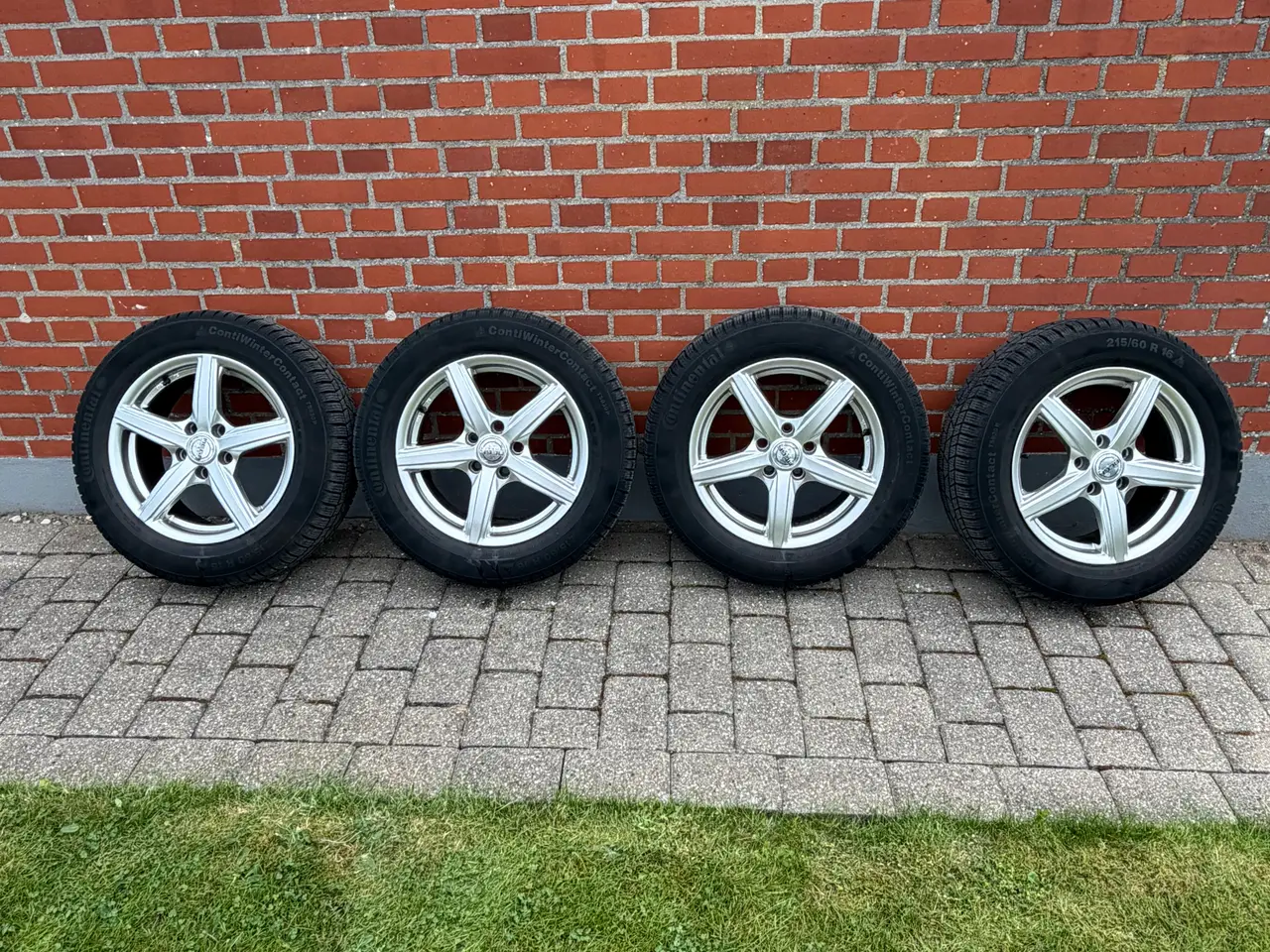 Billede 2 - Velholdte vinterdæk til VW, Skoda, Seat