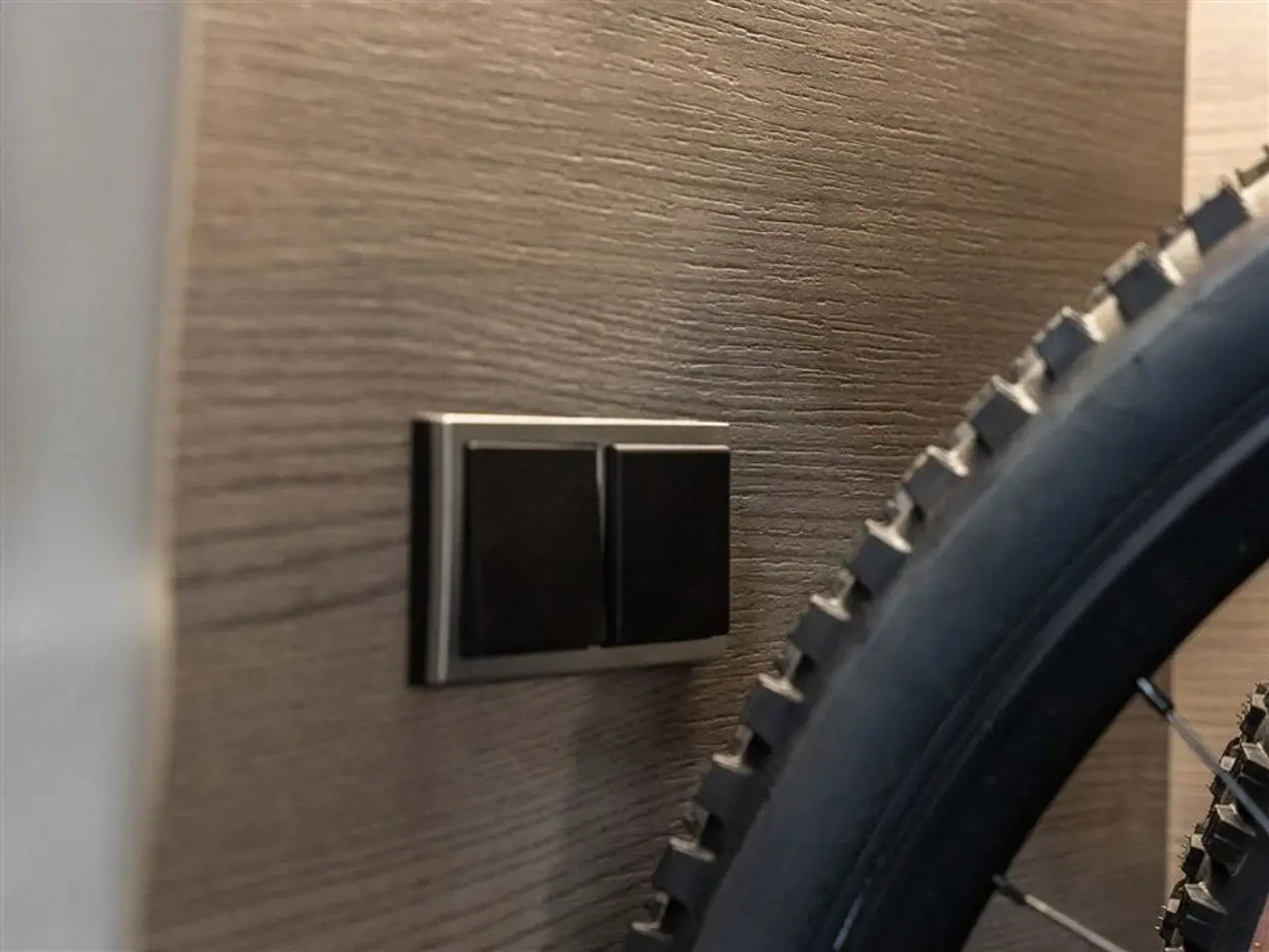 Billede 40 - 2026 - FURGOK XPANSION 600 4x4 Langsgående senge og cykel garage på 6 meter!