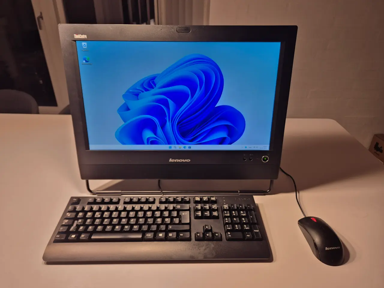 Billede 1 - Lenovo ThinkCentre M72z med tilbehør, i3, 8GB RAM