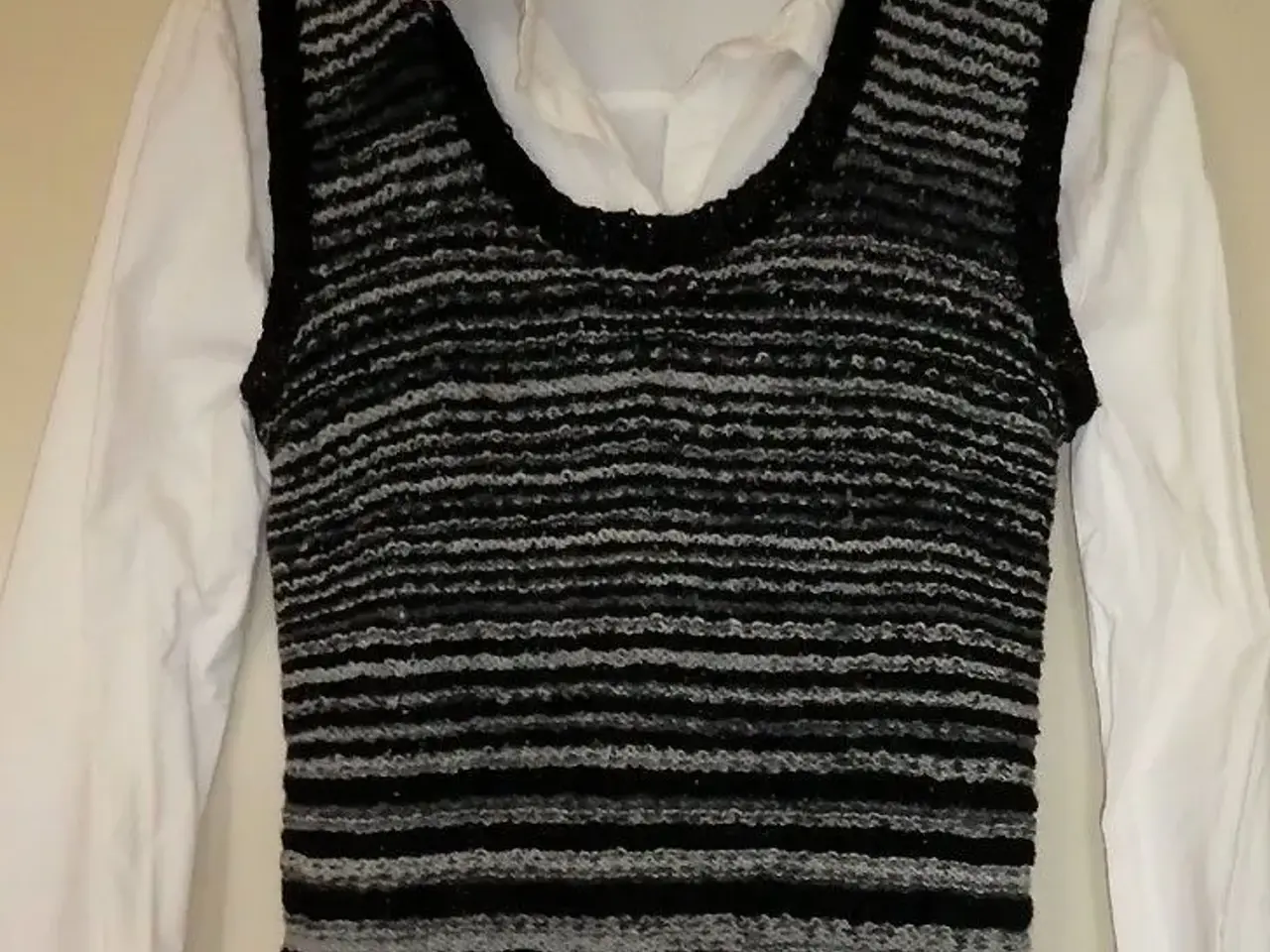 Billede 1 - Helt ny håndstrikke pullover
