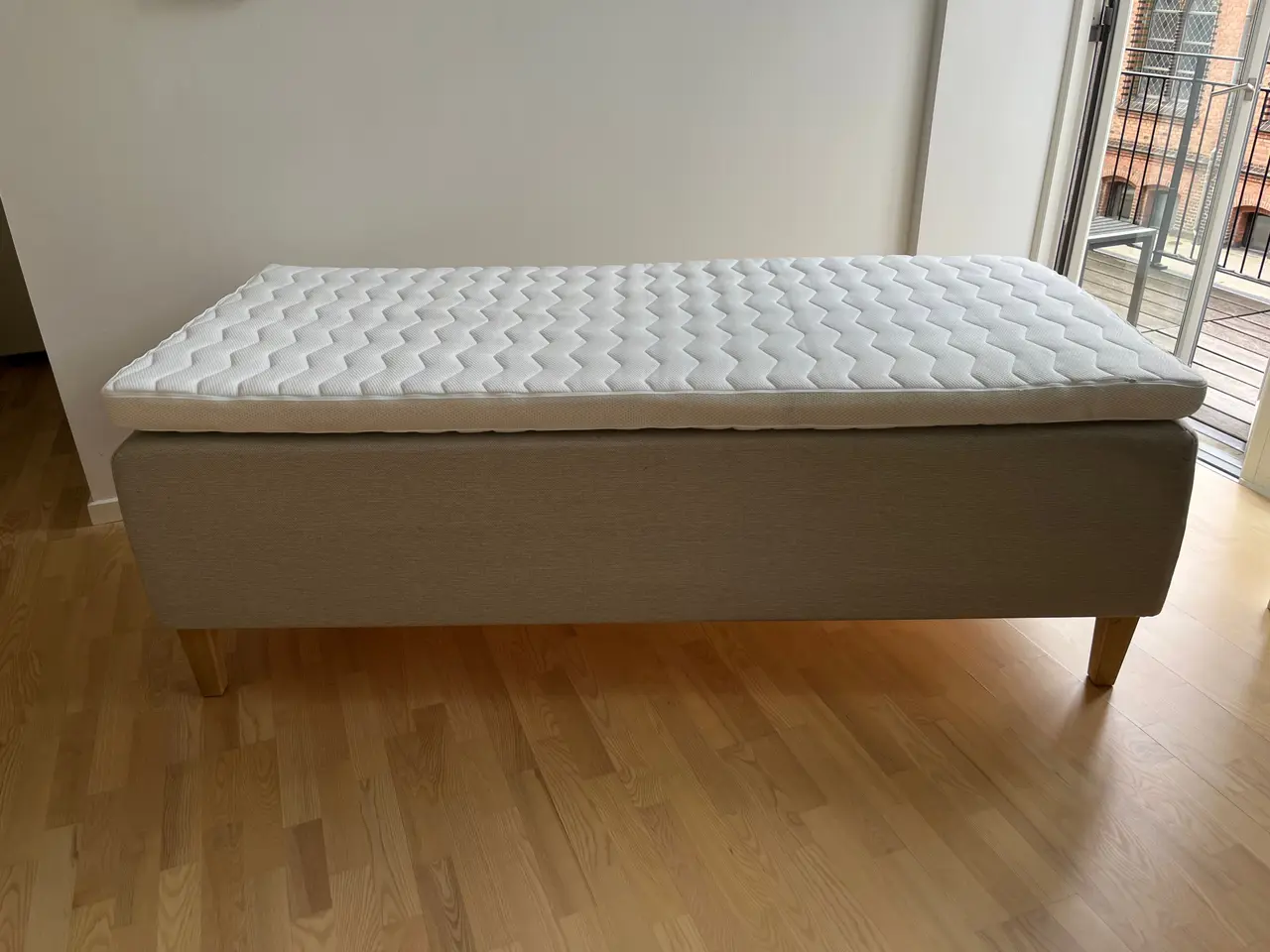 Billede 2 - ZensiZone box-seng m. topmadras 90x200 cm.