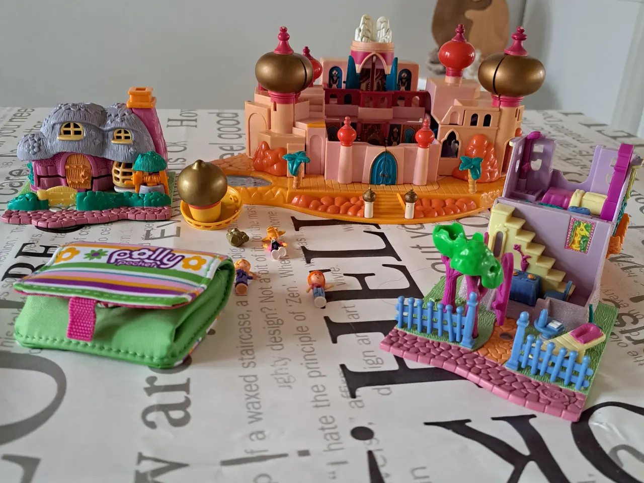 Billede 3 - Polly Pocket huse, figurer, pung