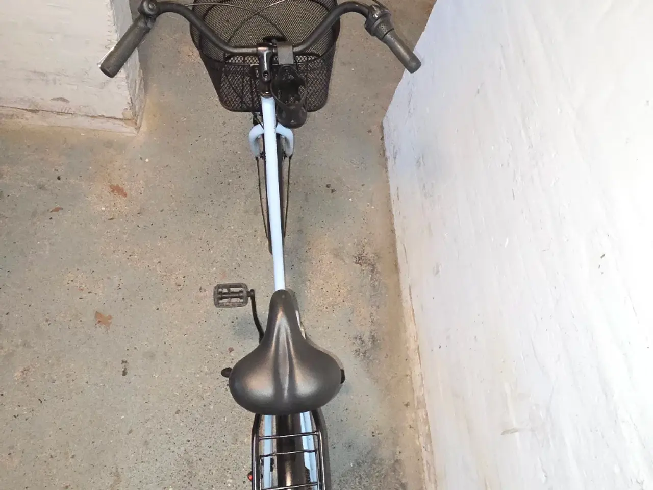 Billede 4 - ROCKY  28" 3 gear  Ny dæk