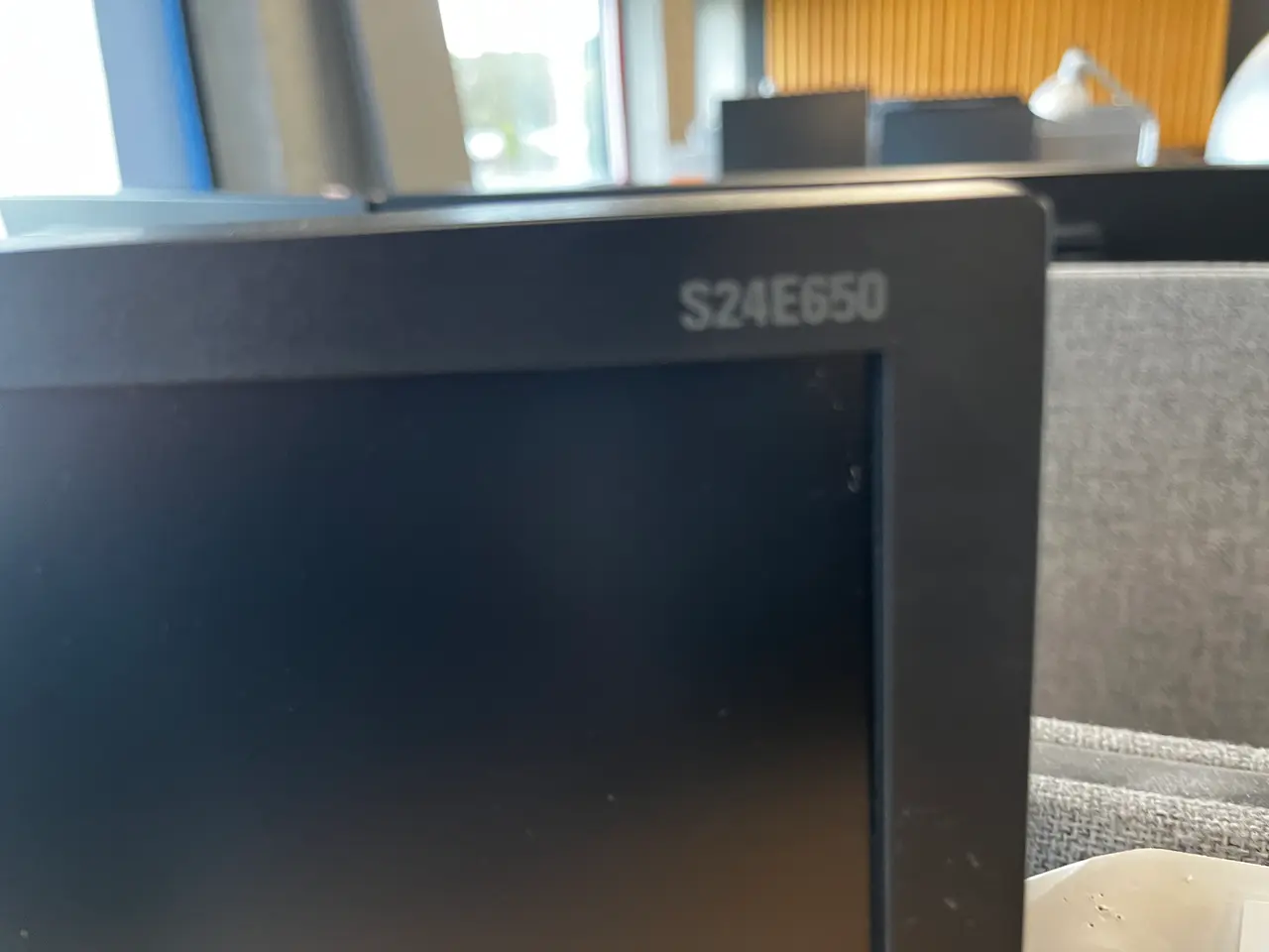 Billede 3 - 2 stk. skærme inkl. Dockingstation, tastetur mm. LENOVO/SAMSUNG