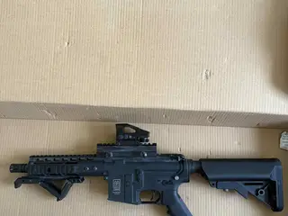 Airsoft våben + tilbehør