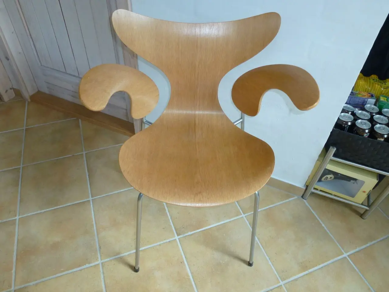Billede 1 - Arne Jacobsen Armstol MÅGEN Model 3208