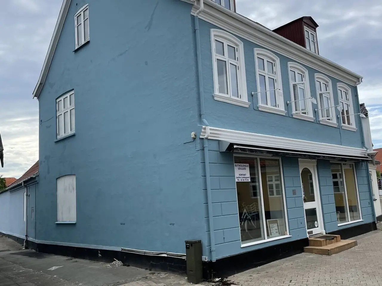 Billede 2 - Butikslokale med flot og meget synlig facade