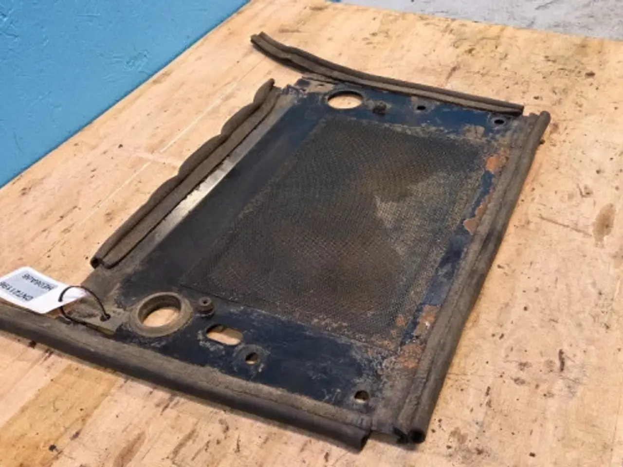 Billede 12 - Massey Ferguson 6290 Battery Holder 3783915M1