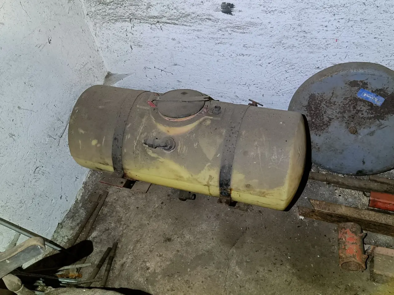 Billede 1 - - - - lille tank ca. 80 liter