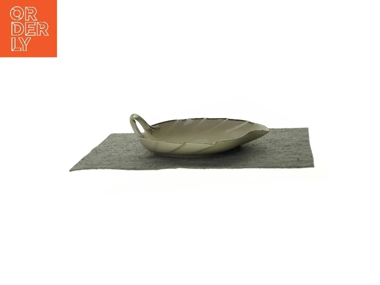 Billede 3 - Dekorativt fad fra Ukendt (str. LB:28x21cm)