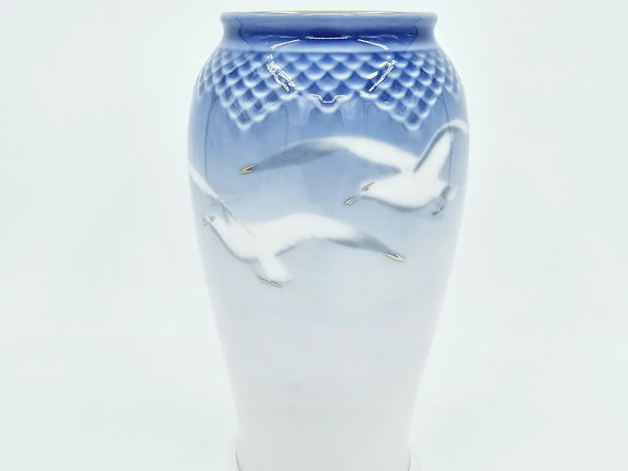 Billede 1 - Mågestel Vase nr. 203 Med Guldkant 1 sortering