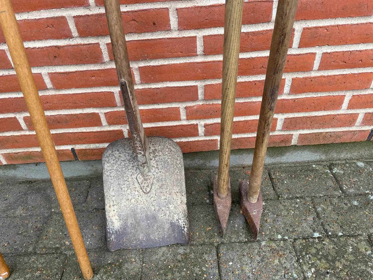 Billede 2 - Rive og skovl