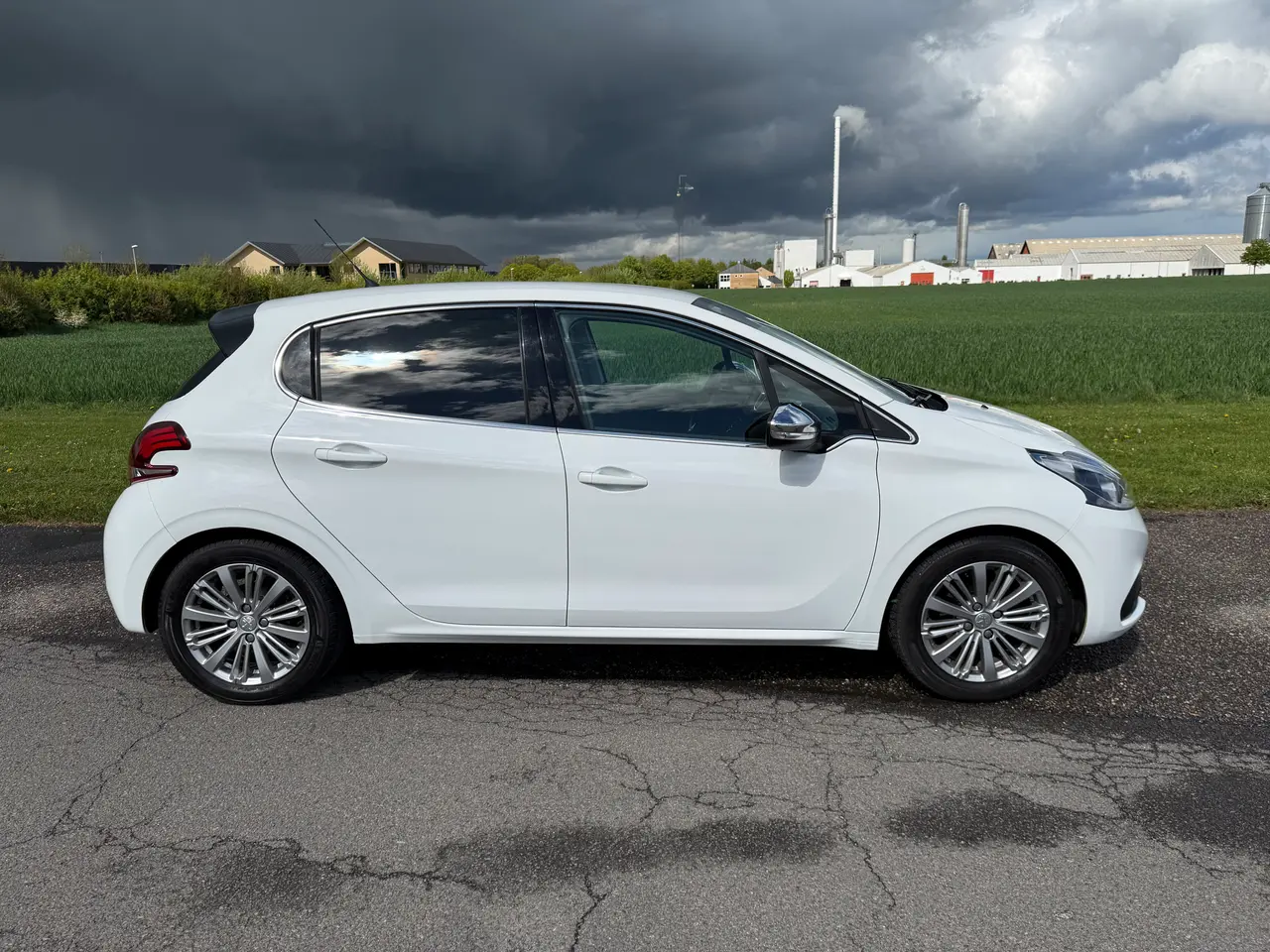 Billede 6 - Peugeot 208 allure i hvid med krom